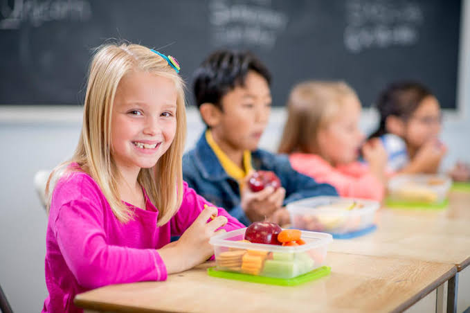 التغذية السليمة للأطفال في المرحلة الابتدائية