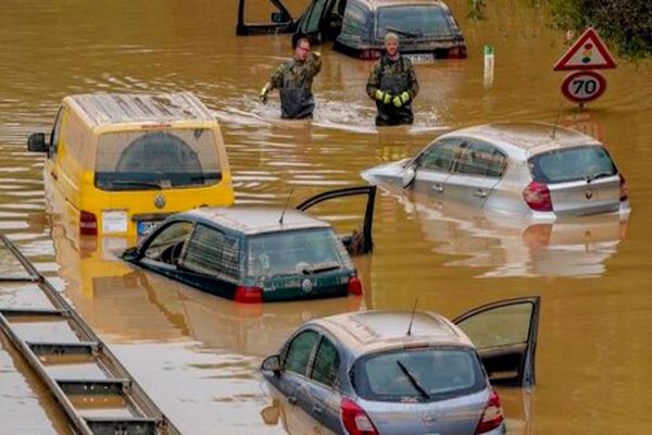 آثار الفيضانات على الإنسان والبيئة