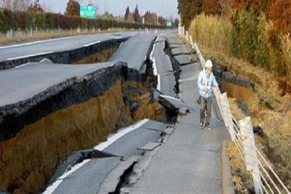 ما هي توابع الزلزال