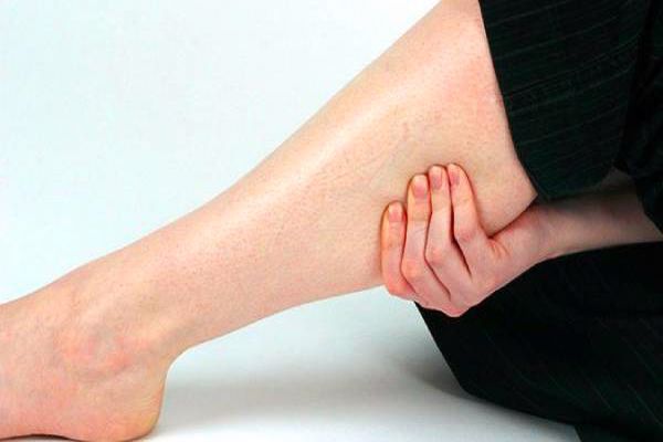 ما هي اعراض جلطات الساق