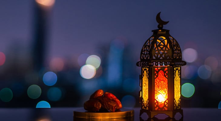 شهر رمضان اولة رحمة واوسطة مغفرة واخرة عتق من النار
